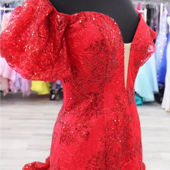 Sherri Hill Dresses & Skirts - Red evening gown